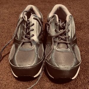 Steel toe shoes